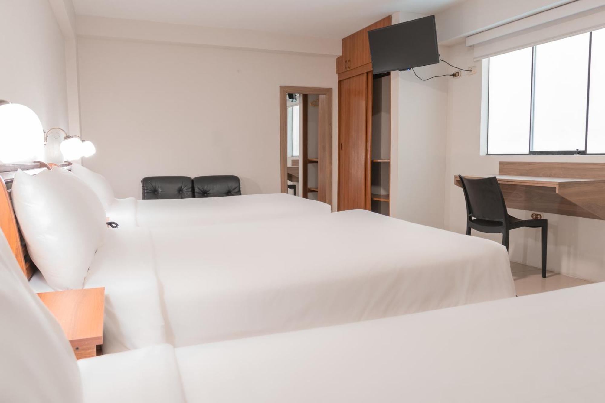 Hotel Alexander トルヒーリョ 部屋 写真