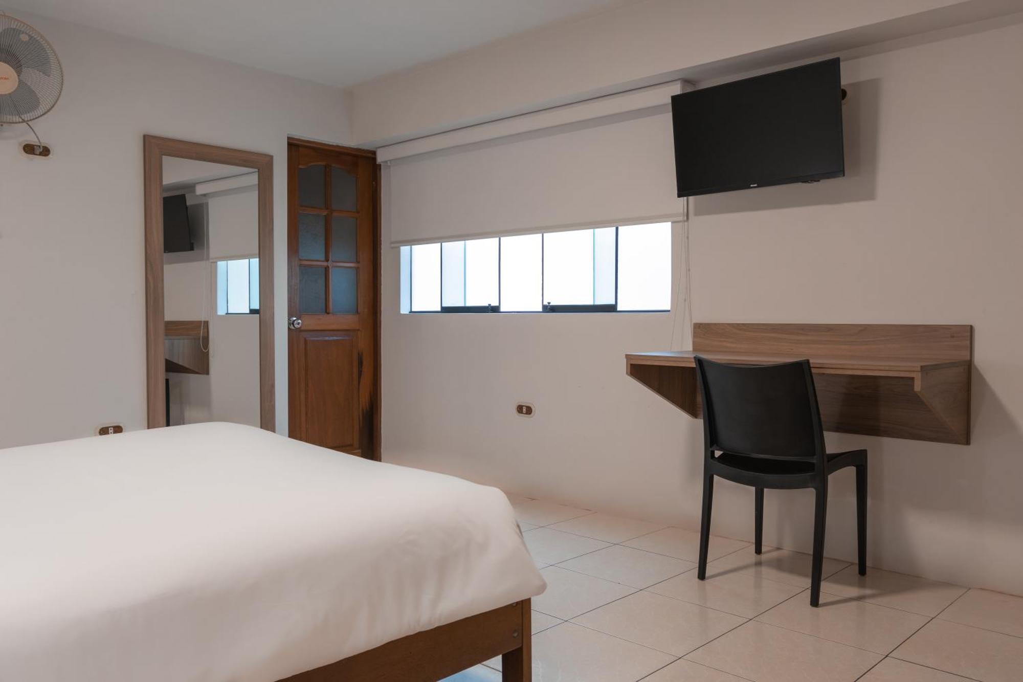 Hotel Alexander トルヒーリョ 部屋 写真