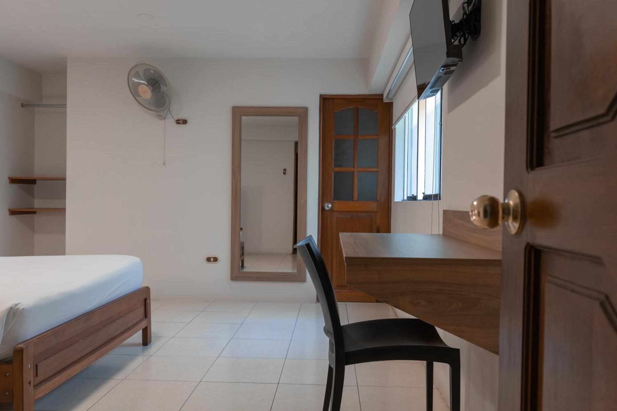Hotel Alexander トルヒーリョ 部屋 写真